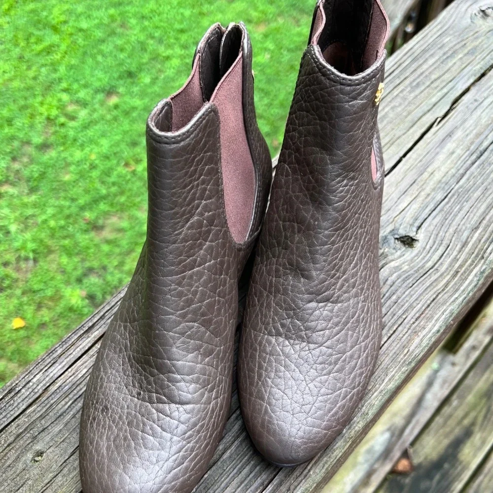 Tory Burch Ankle Boots Pebbled Leather 8M Brown Gold Heel Chelsea Luxury Chic